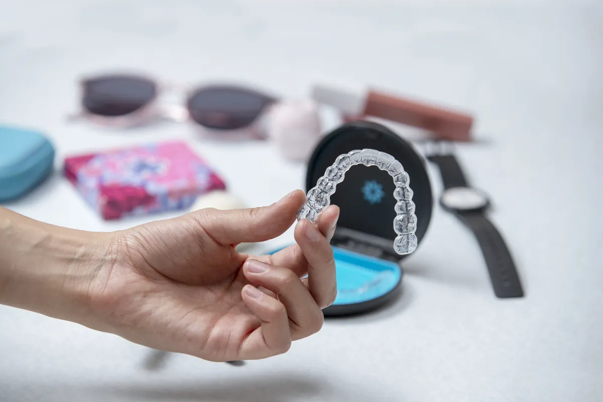 Alineador y estuche oficial Invisalign
